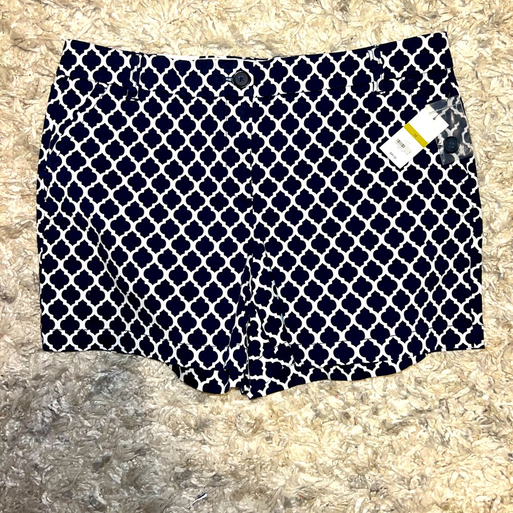 Crown & Ivy shorts. Size 14. NWT